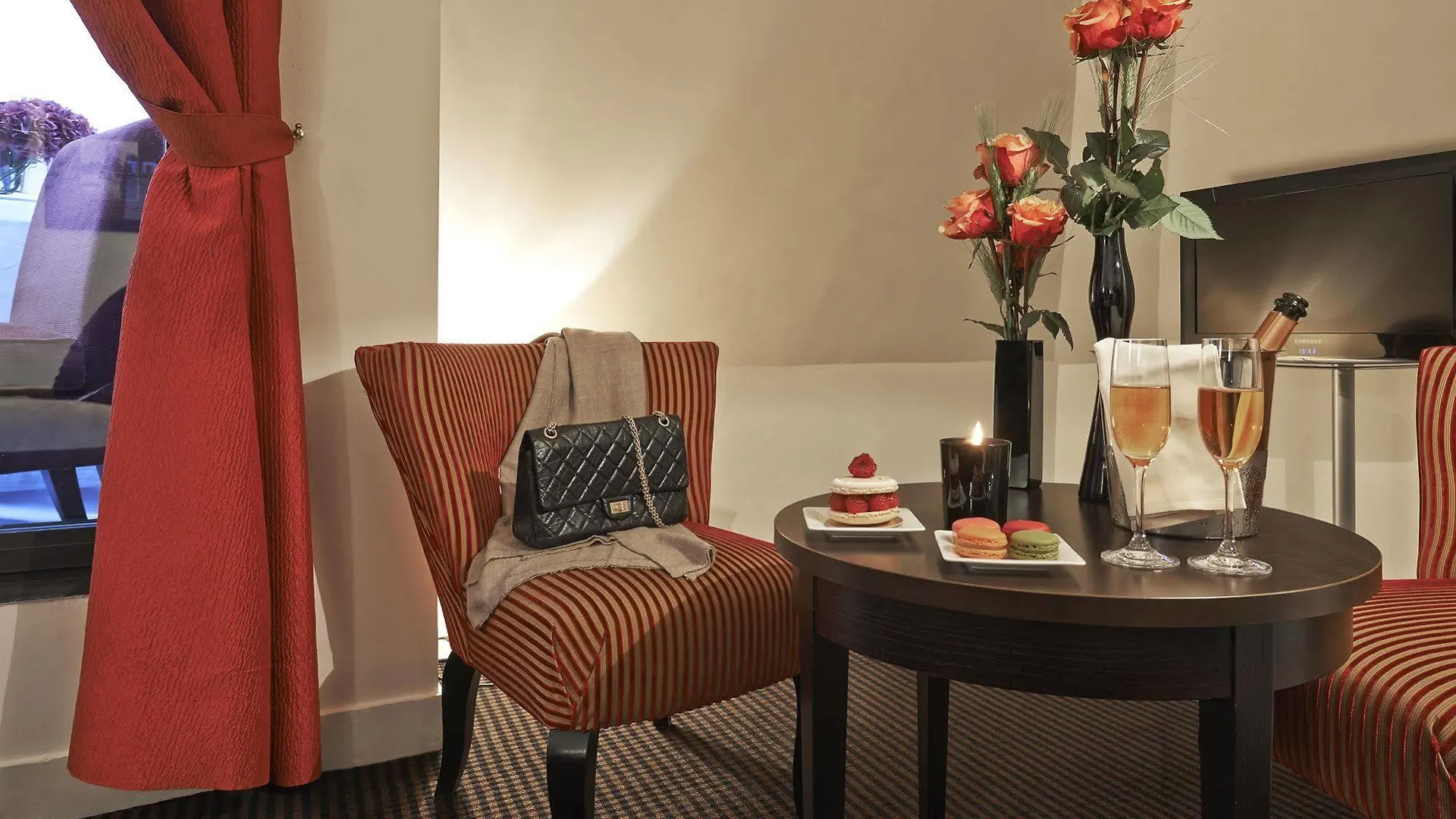 Plaza Tour Eiffel Hotel